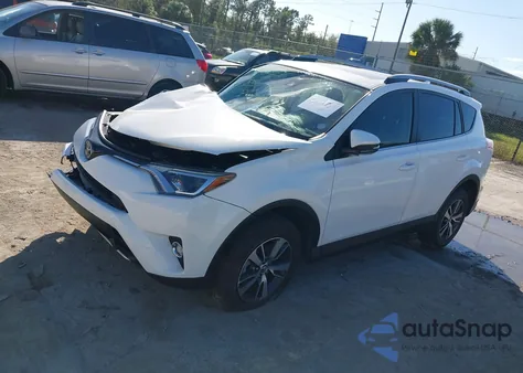 2018 Toyota Rav4 Xle из США, поврежденный, VIN JTMWFREV8JJ157496